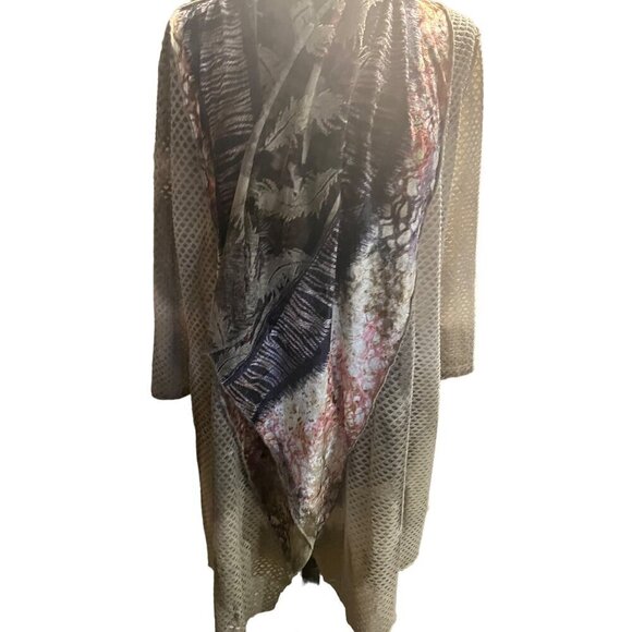 Gently used grey feather print Cardin size medium - Picture 13 of 16